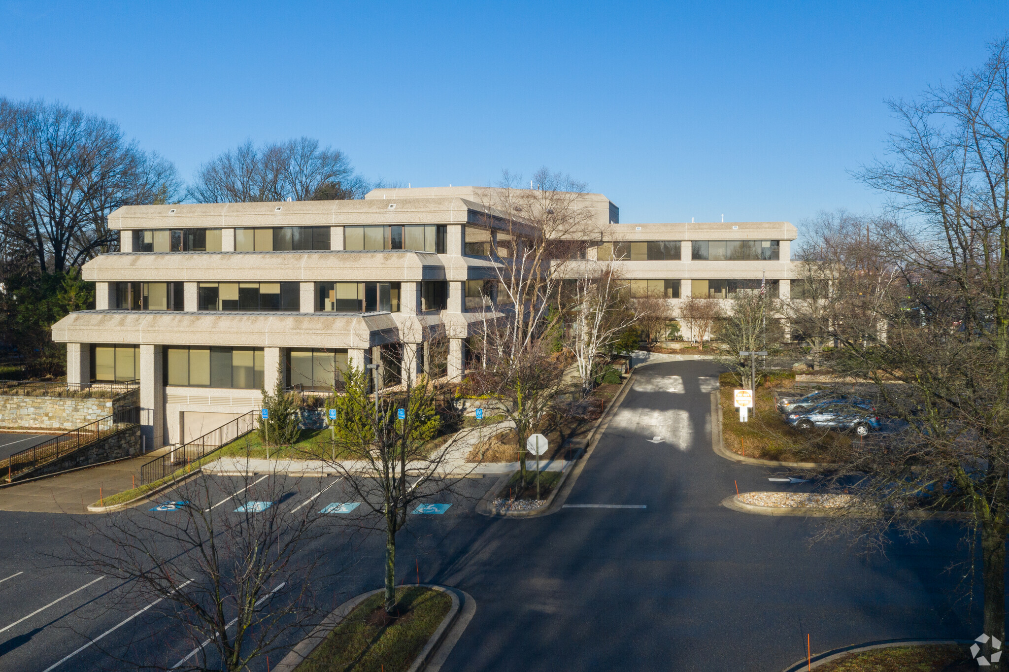 800 S Frederick Ave, Gaithersburg, MD for lease Building Photo- Image 1 of 8