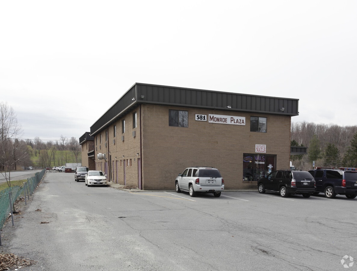 581 State Route 17M, Monroe, NY 10950