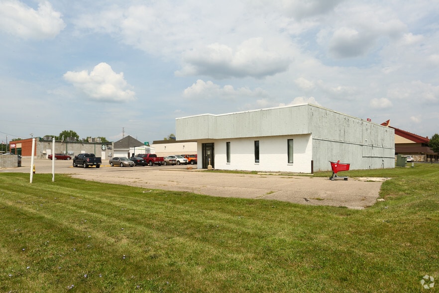 3005 Claude Ave, Flint, MI for sale - Building Photo - Image 2 of 4