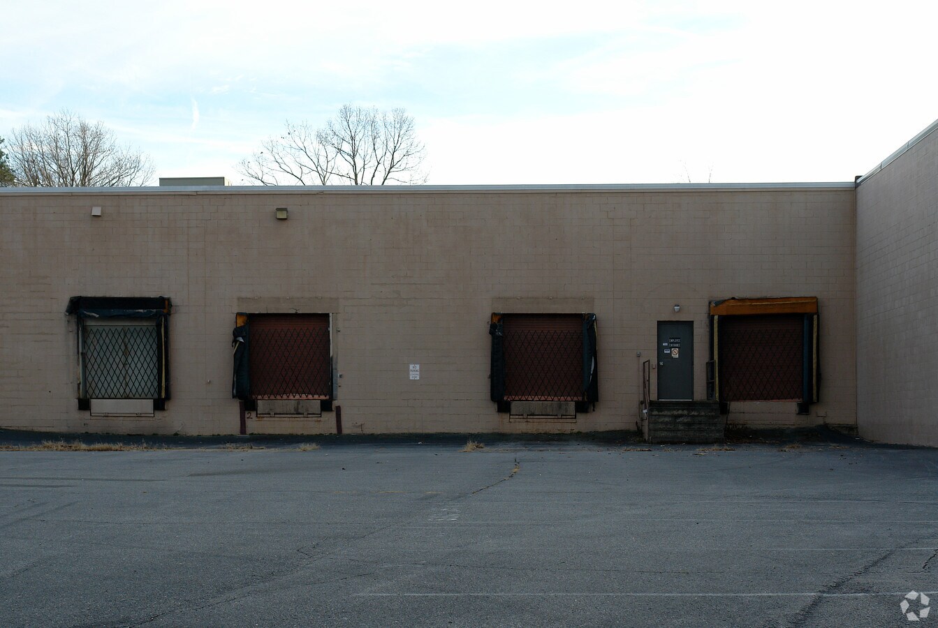 1919 N Bridge St, Elkin, NC 28621