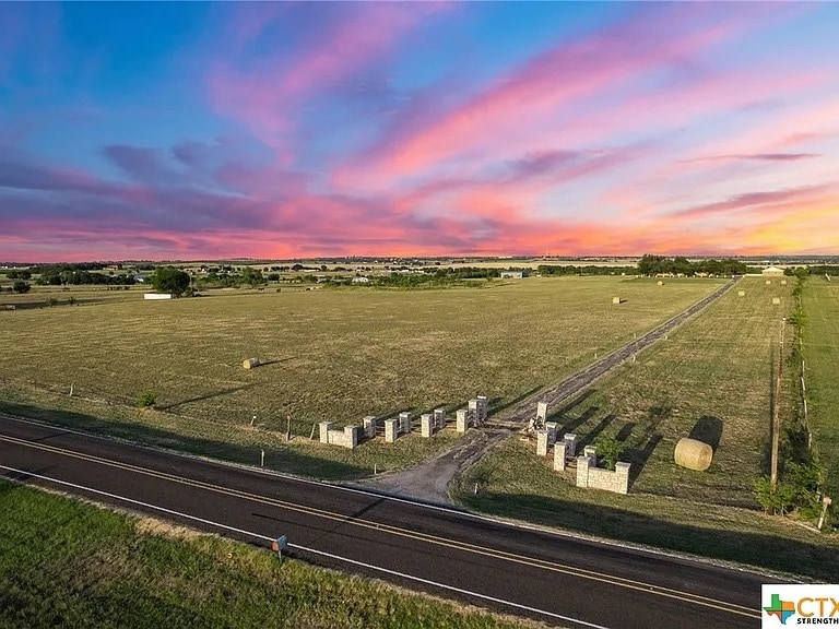 3739 FM 2184, Rogers, TX for sale - Primary Photo - Image 1 of 17