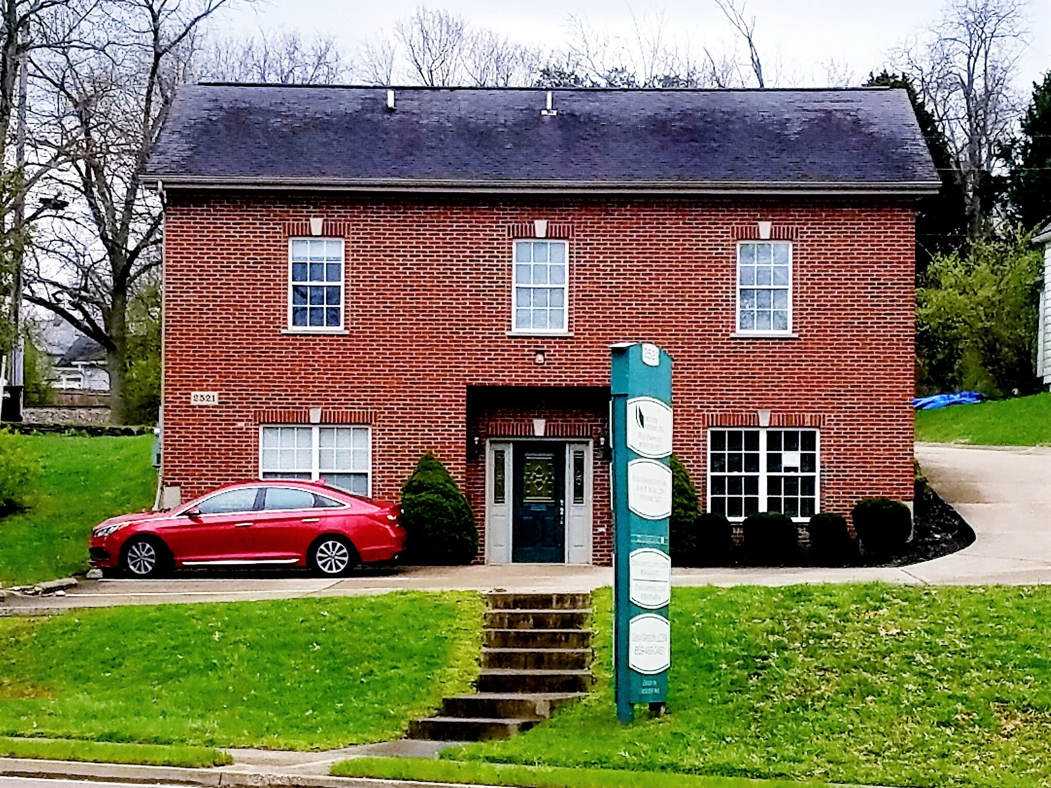 2521 Anderson Rd, Crescent Springs, KY for lease Building Photo- Image 1 of 5