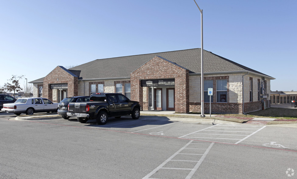 2201 Doublecreek Dr, Round Rock, TX for lease - Building Photo - Image 1 of 8