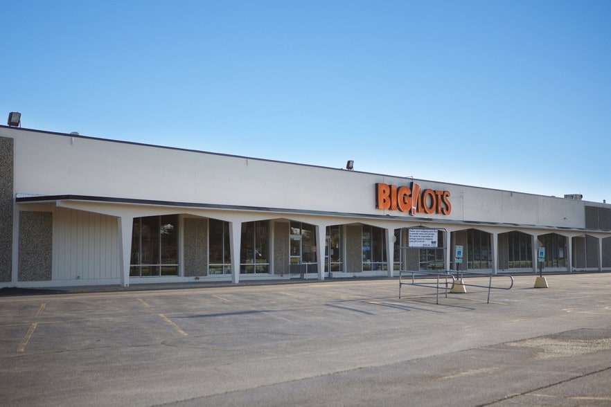 204-208 Charleston Ave E, Mattoon, IL for sale - Primary Photo - Image 1 of 1