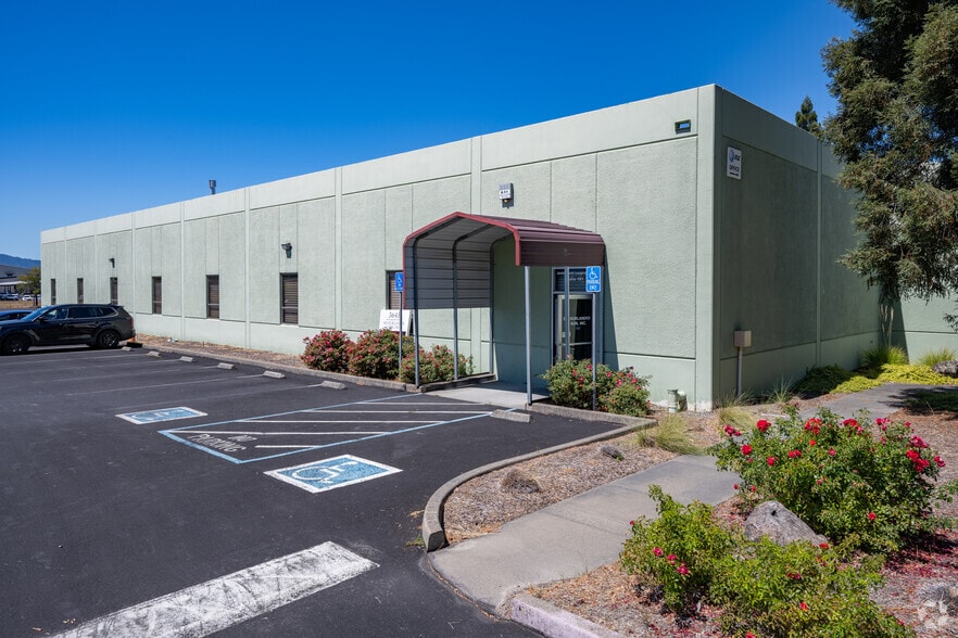 3645 N Laughlin Rd, Santa Rosa, CA for lease - Primary Photo - Image 1 of 3