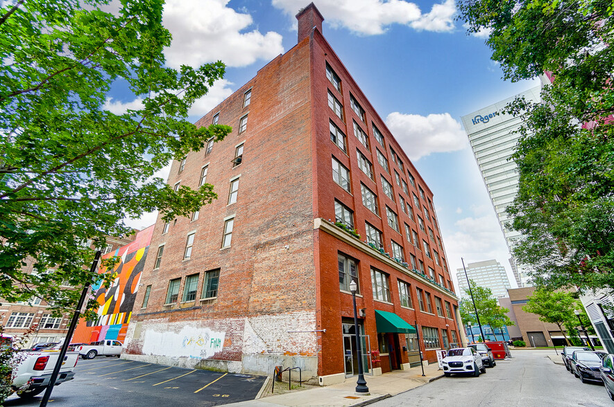 20 E Central Pky, Cincinnati, OH for lease - Building Photo - Image 3 of 58