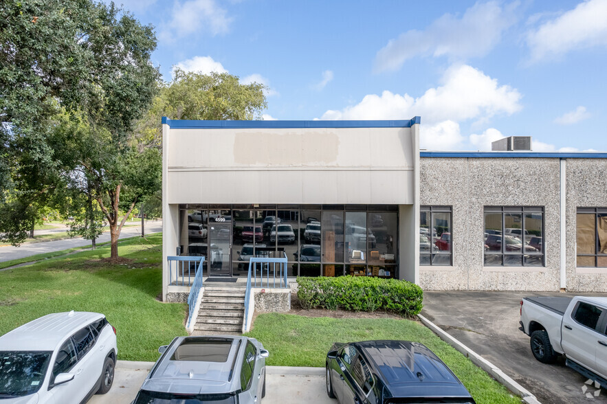 4551-4599 S Wayside Dr, Houston, TX for lease - Building Photo - Image 3 of 6