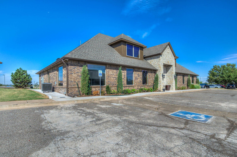 16216 Sonoma Park, Edmond, OK for lease - Building Photo - Image 2 of 11