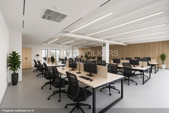 Office in Barcelona, Barcelona for lease Interior Photo- Image 1 of 16