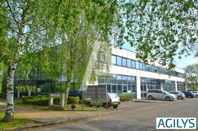 Location Bureaux 142 m² à 270 m²
