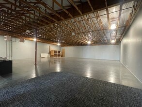 1132 N Hayden Meadows Dr, Portland, OR for lease Building Photo- Image 2 of 10