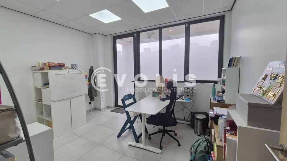 Office in Serris for lease - Interior Photo - Image 2 of 4