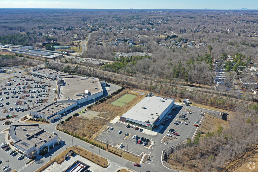 5696 W Gate City Blvd, Greensboro, NC for lease - Aerial - Image 3 of 6