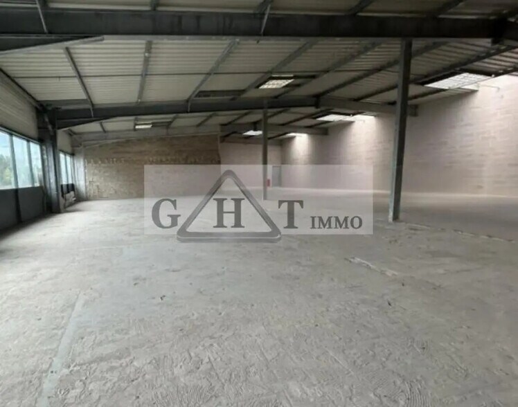 Office in Nanteuil-lès-Meaux for lease - Interior Photo - Image 2 of 2