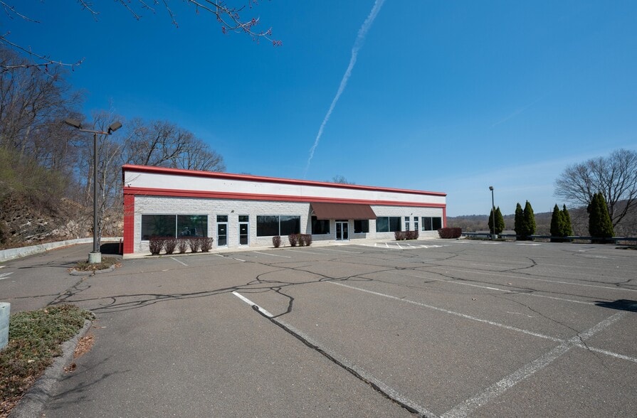 20 Federal Rd, Brookfield, CT for lease - Building Photo - Image 2 of 24