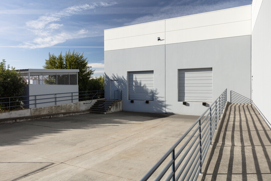 6550 Dumbarton Cir, Fremont, CA for lease - Building Photo - Image 3 of 4