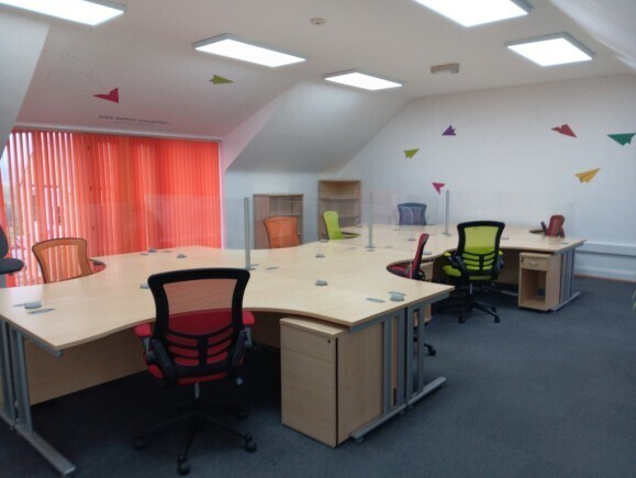 29 Steadfold Ln, Stamford for lease Interior Photo- Image 1 of 5