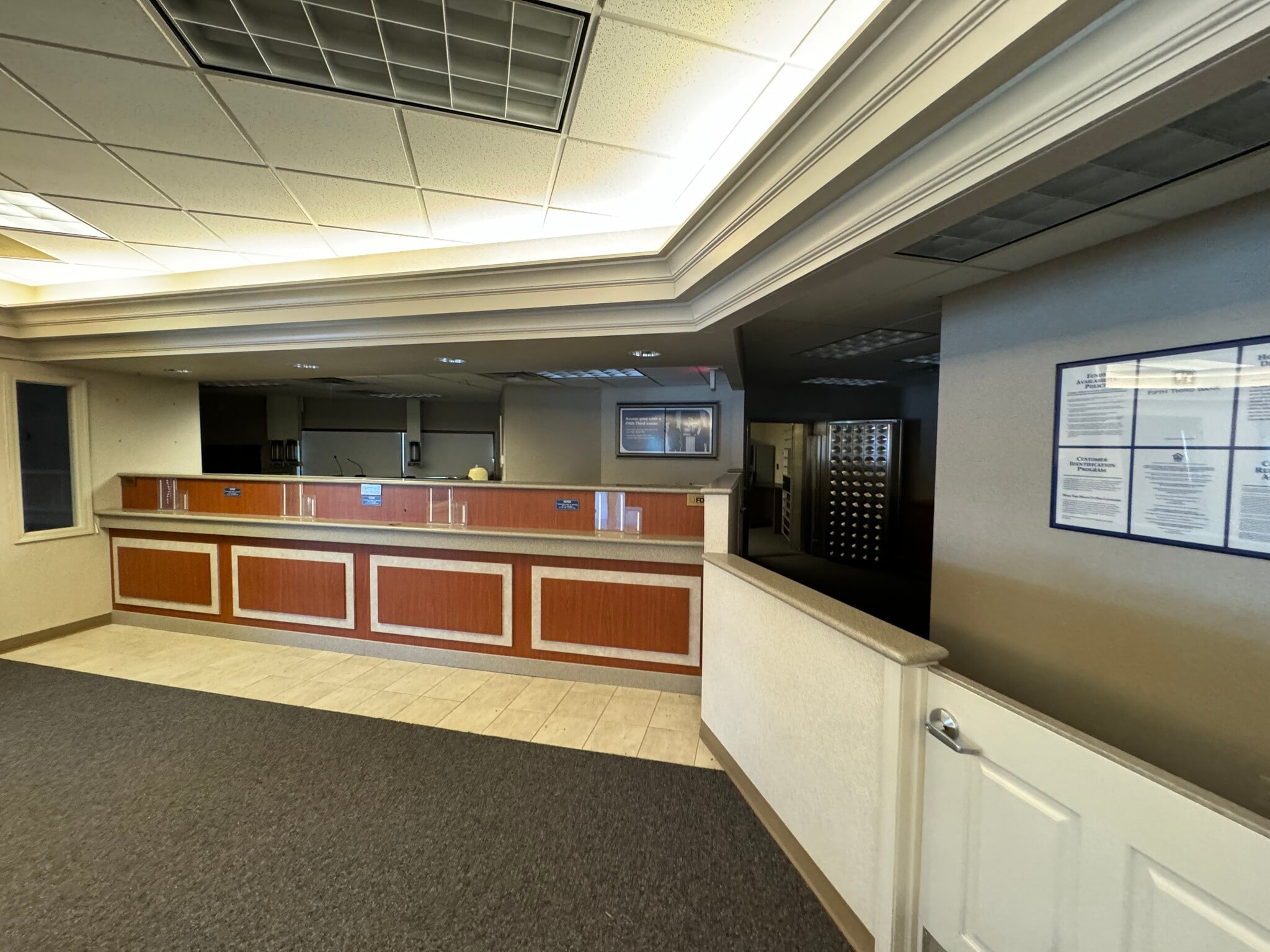 1412 S Main St, Findlay, OH for sale Interior Photo- Image 1 of 8