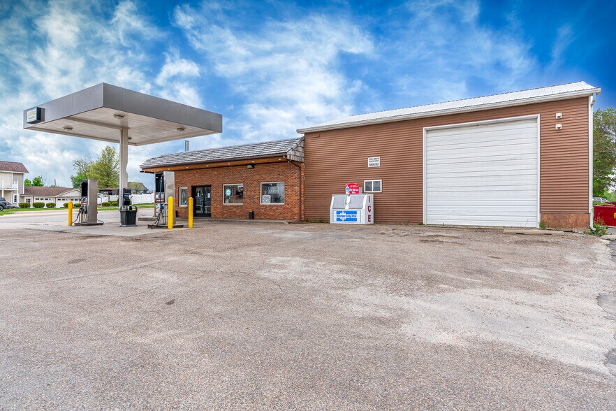 101 Main St NE, Shellsburg, IA 52332