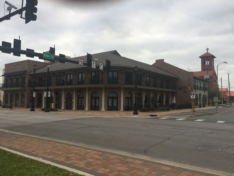 949 Ryan St, Lake Charles, LA for sale - Primary Photo - Image 1 of 1