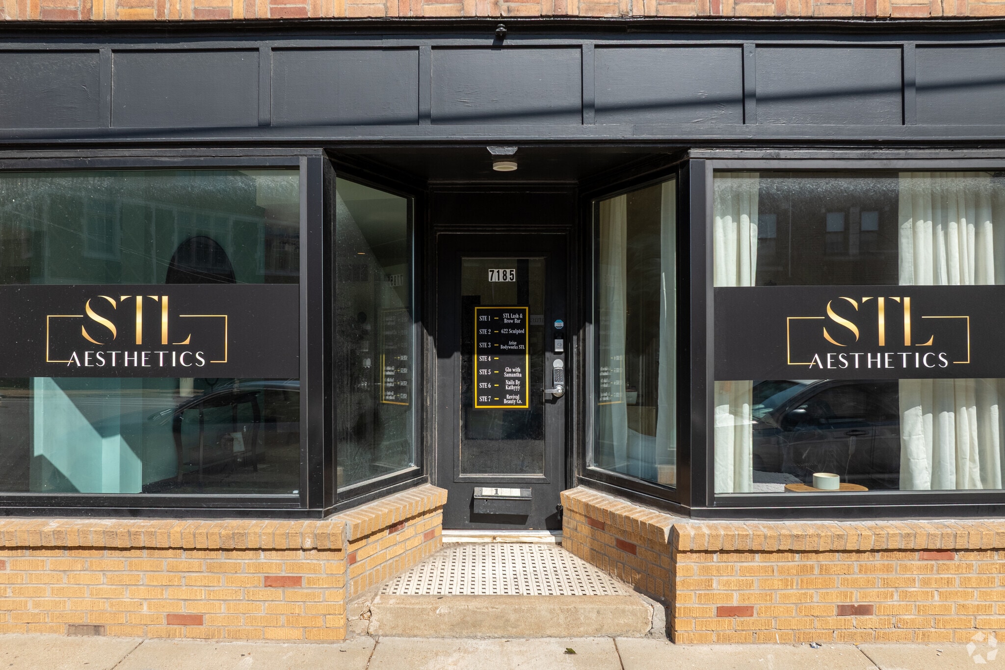 7185 Manchester Rd, Maplewood, MO for lease Building Photo- Image 1 of 20