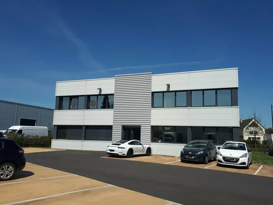 Office in Louvigny for lease Building Photo- Image 1 of 3