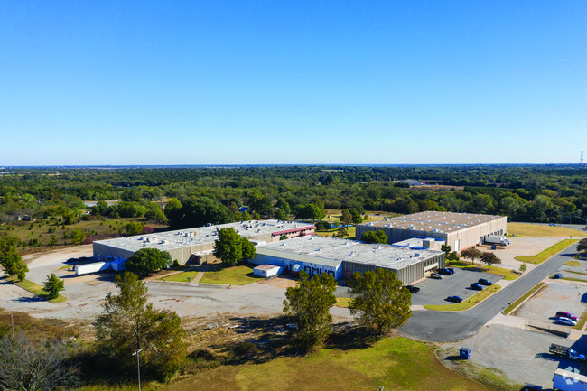 601 N Hamilton Dr, Noble, OK for lease - Building Photo - Image 2 of 10