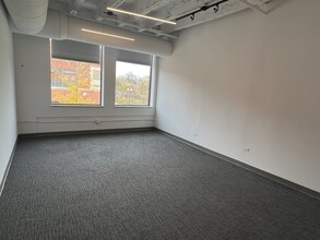 1801 W Berteau Ave, Chicago, IL for lease Interior Photo- Image 2 of 12