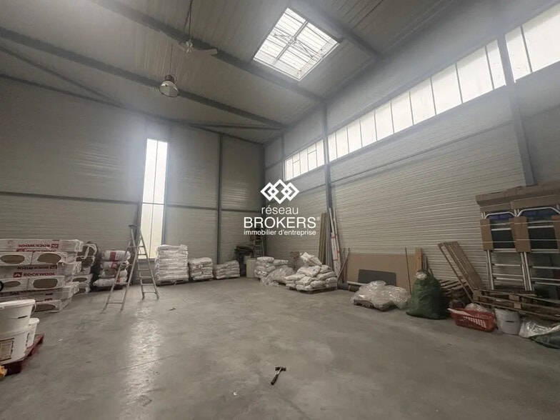 Office in Saint-Étienne-de-Montluc for lease - Interior Photo - Image 3 of 4