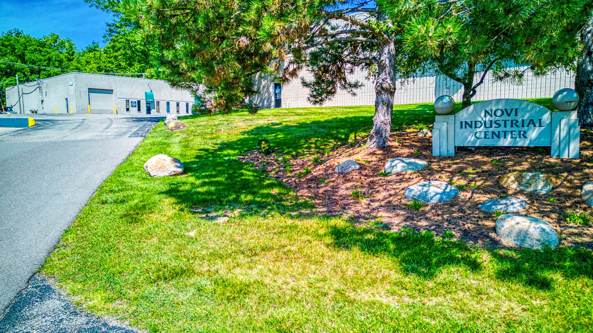 22783-22823 Heslip Dr, Novi, MI for lease Building Photo- Image 1 of 6