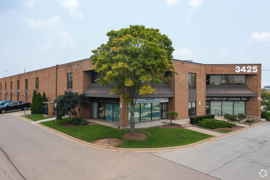 3425 Harvester Rd, Burlington, ON for lease - Primary Photo - Image 1 of 4