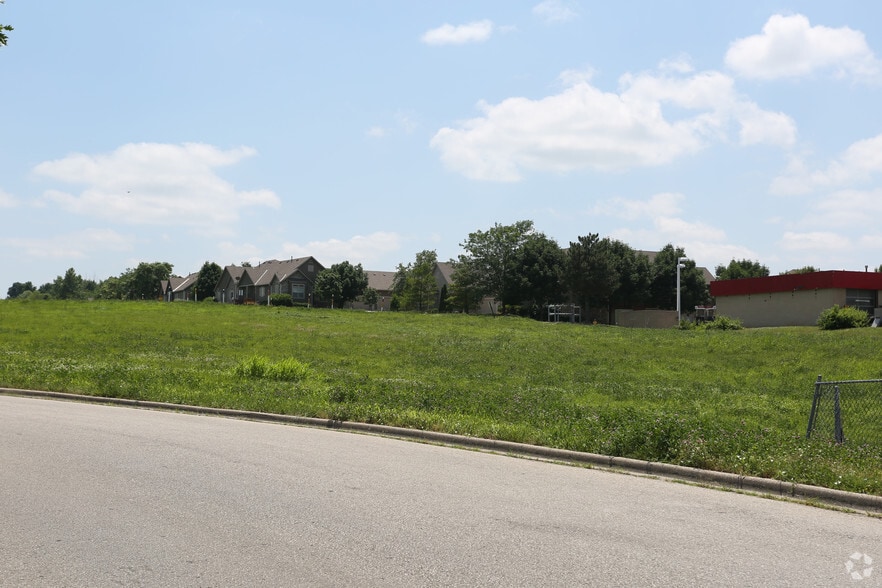 College Blvd, Lenexa, KS for sale - Building Photo - Image 3 of 4