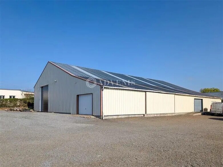 Flex in Saint-Coulomb for sale - Building Photo - Image 3 of 9