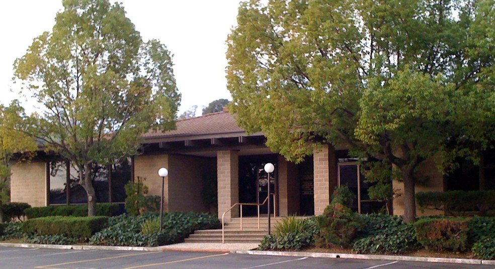 301 Alamo Dr, Vacaville, CA for lease - Building Photo - Image 1 of 5