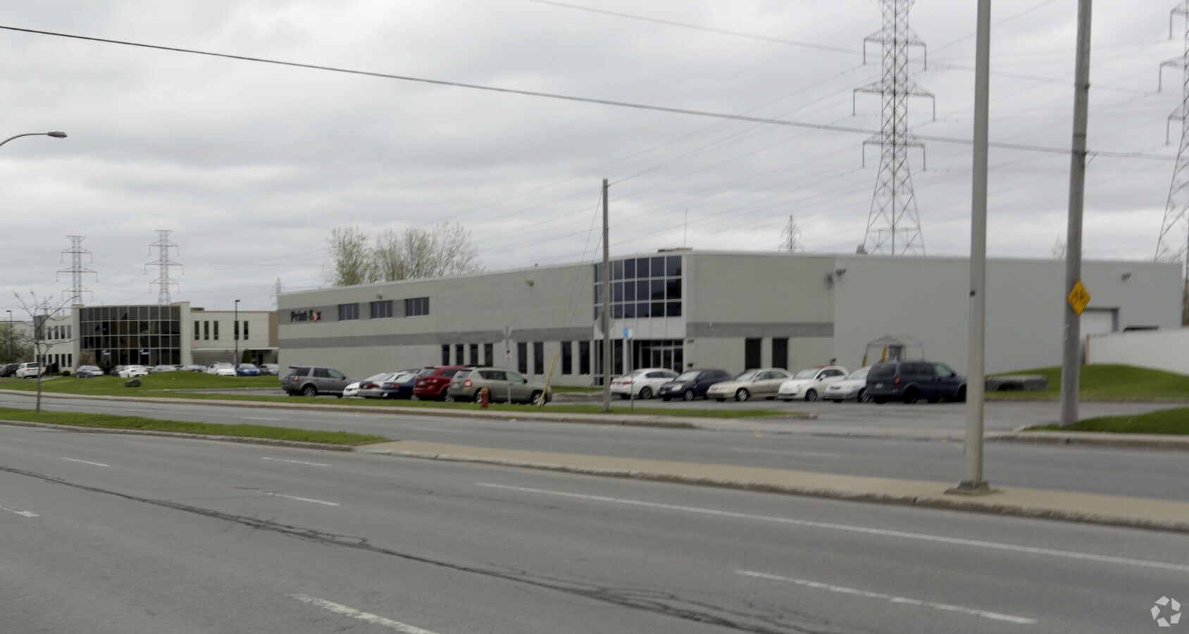 2040 Boul Dagenais O, Laval, QC H7L 5W2 Industrial for Lease