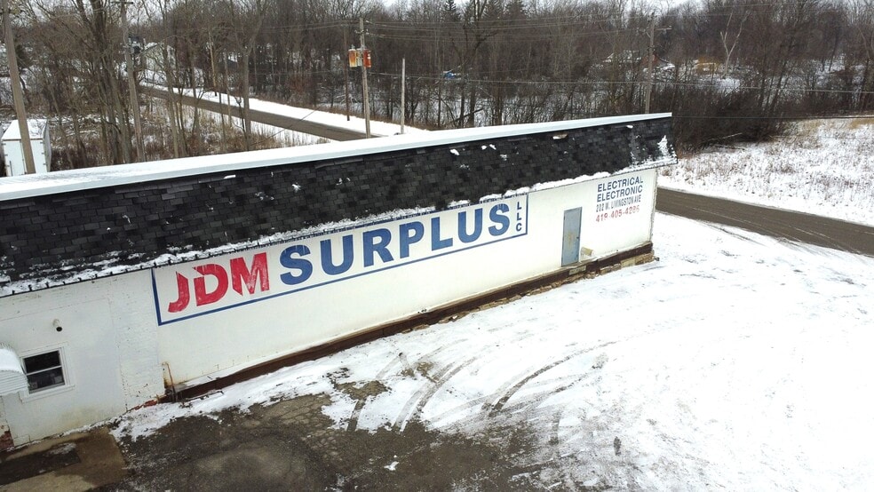 202 W Livingston Ave, Crestline, OH for sale - Primary Photo - Image 1 of 39