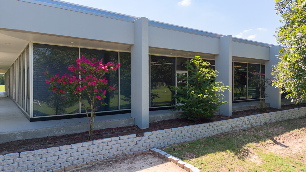 3007 Earl Rudder Fwy, College Station, TX for lease - Building Photo - Image 1 of 12