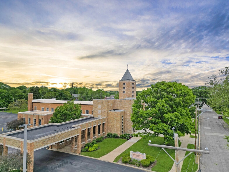 801 S Madison St, Bloomington, IL for sale - Building Photo - Image 2 of 34