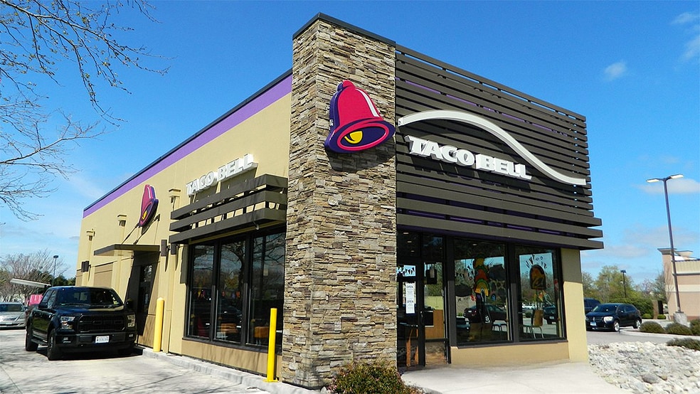 W249N6498 State Road 164, Sussex, WI for sale - Building Photo - Image 1 of 4