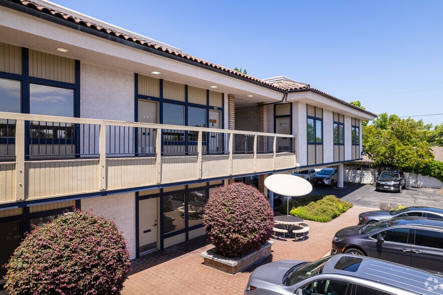 197 E Hamilton Ave, Campbell, CA for lease - Building Photo - Image 2 of 7