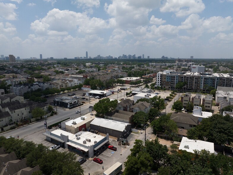 5221 Center St, Houston, TX for sale - Aerial - Image 3 of 8