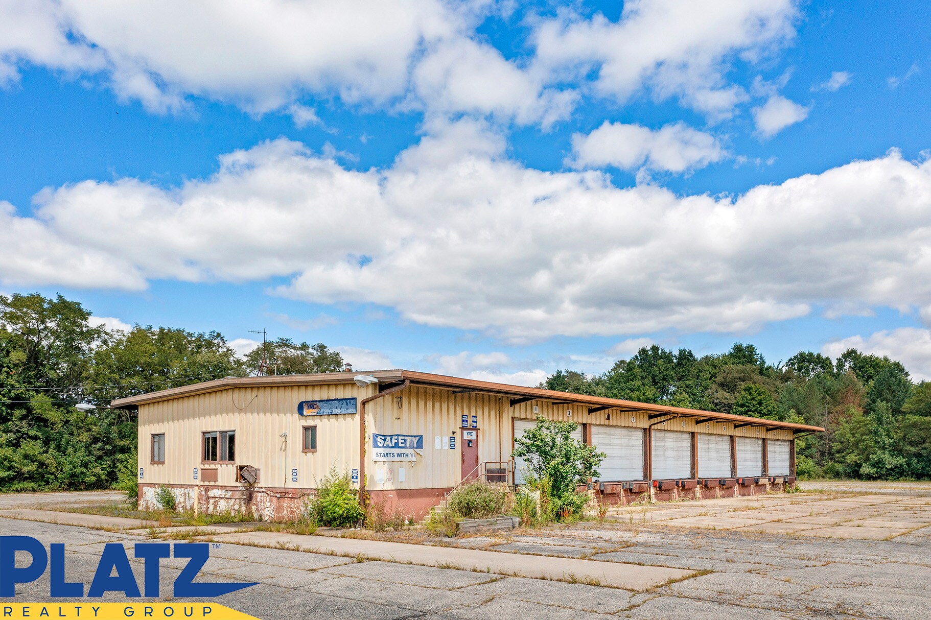 3020 Gale Ave, Hubbard, OH for lease Building Photo- Image 1 of 18