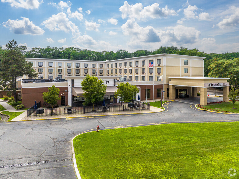 180 State Route 17 S, Mahwah, NJ for sale - Building Photo - Image 1 of 1