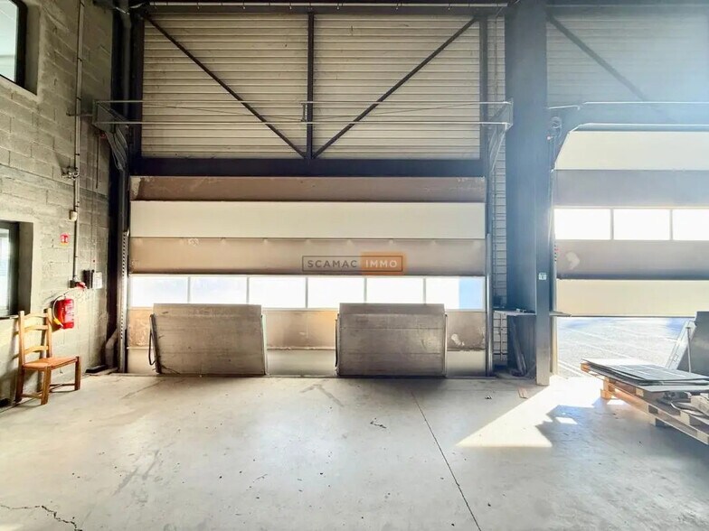 Office in Fréjus for lease - Interior Photo - Image 3 of 9