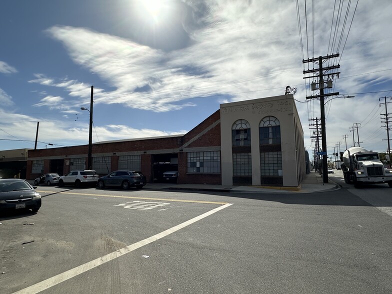 5402 S Santa Fe Ave, Vernon, CA for sale - Building Photo - Image 1 of 1