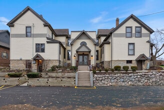 121 N Washington St, Naperville, IL for lease Interior Photo- Image 2 of 15