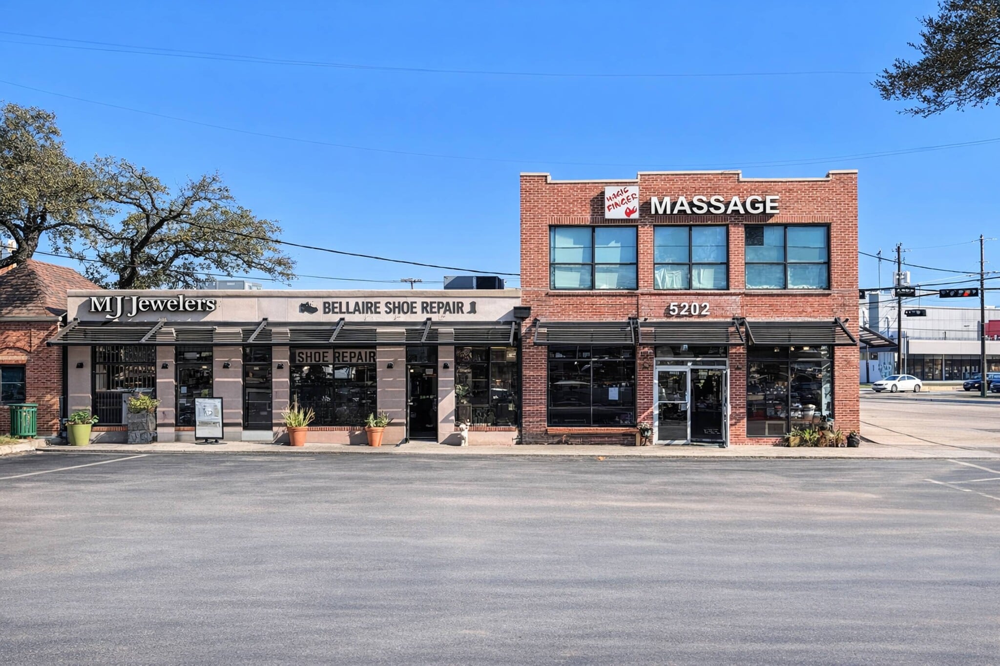 5200-5210 Bellaire Blvd, Bellaire, TX for lease Building Photo- Image 1 of 6
