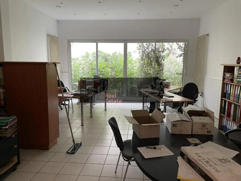 Office in Bordeaux for sale - Interior Photo - Image 1 of 6
