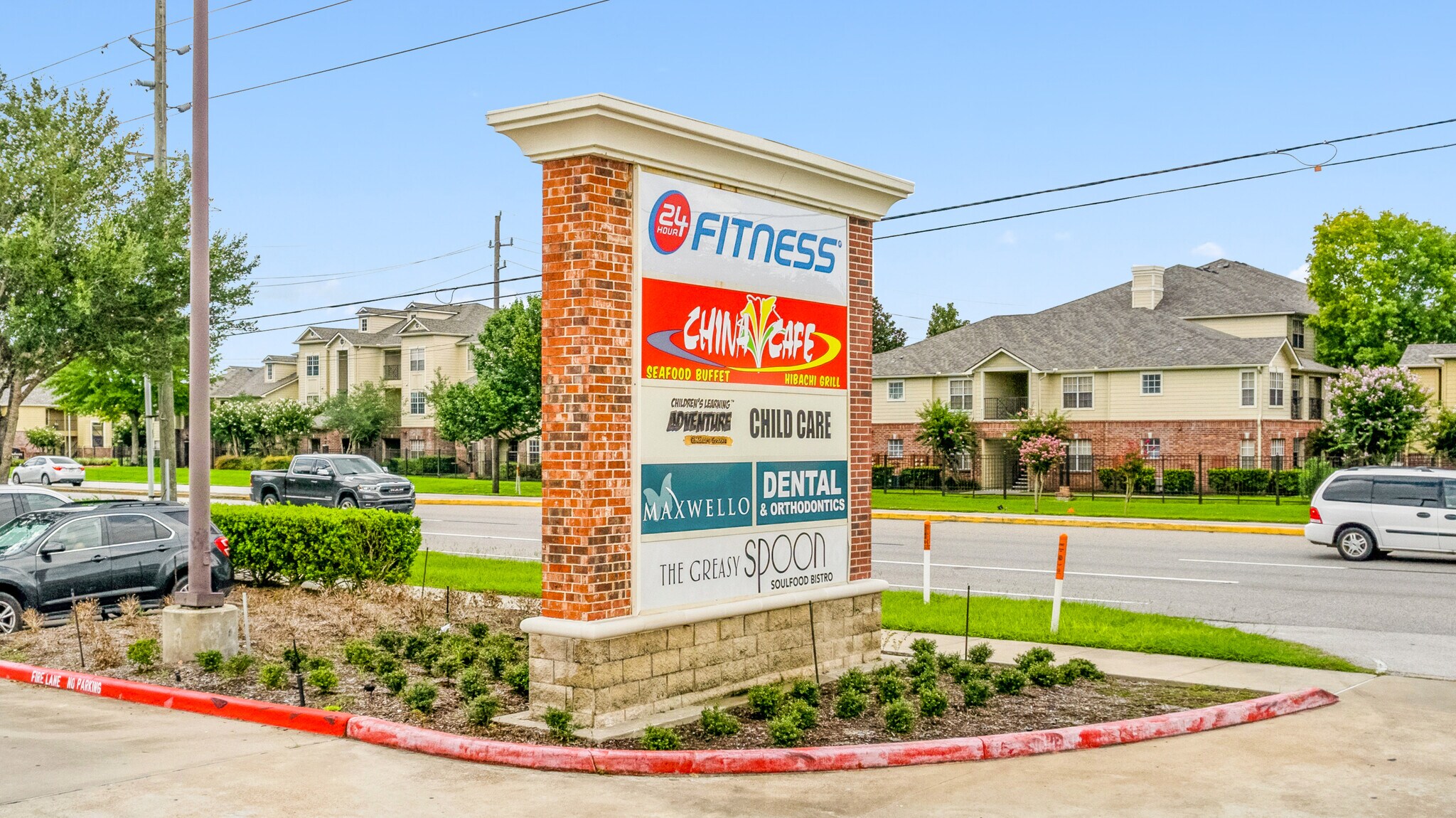 10011 Broadway St, Pearland, TX 77584 24 Hour Fitness