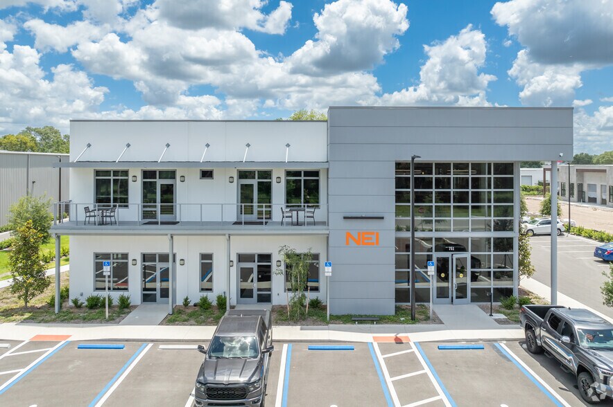 751 Garden Commerce Pky, Winter Garden, FL for lease - Building Photo - Image 1 of 6